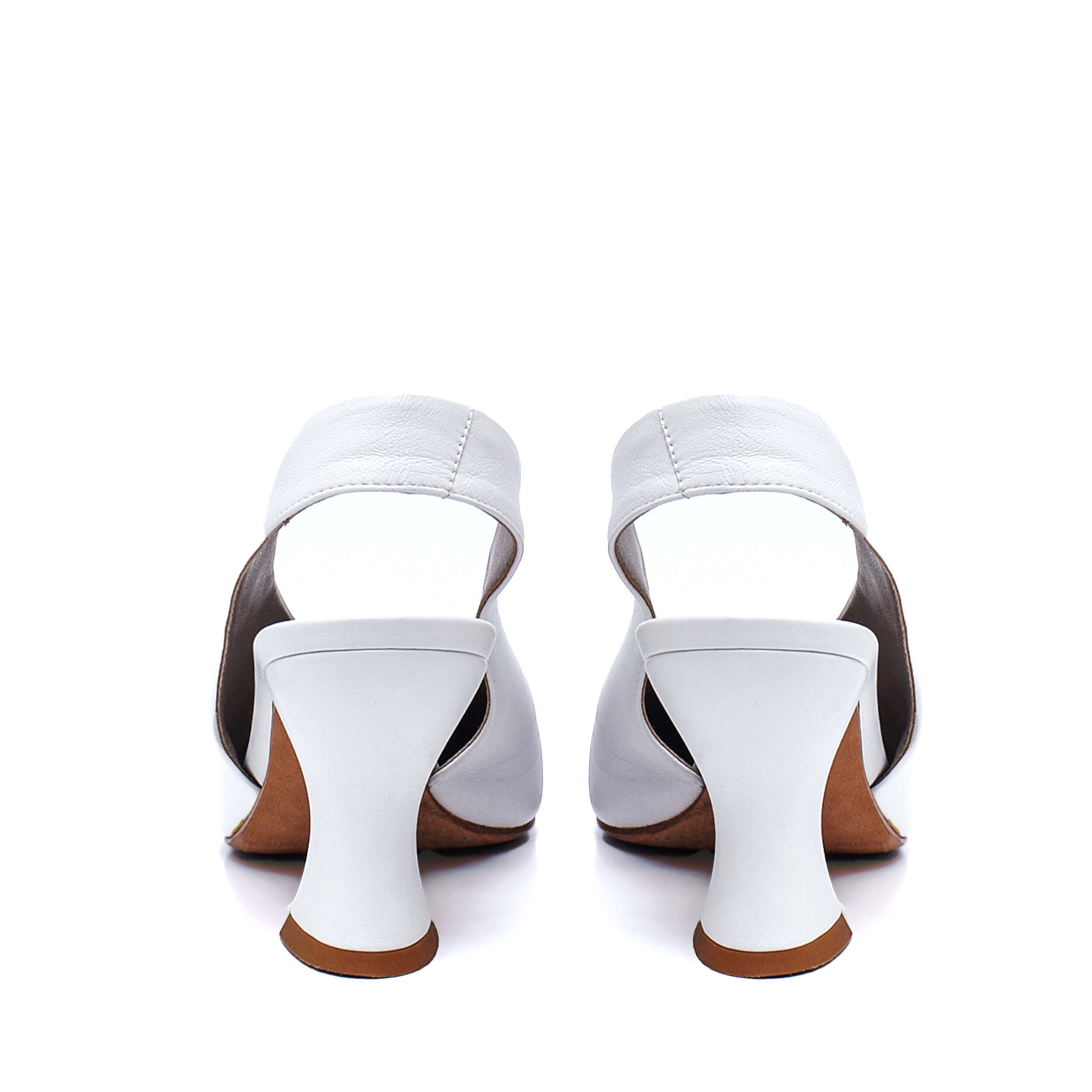 Bottega Veneta - White Lambskin Almond Court Shoes w Cuban Heels / 38